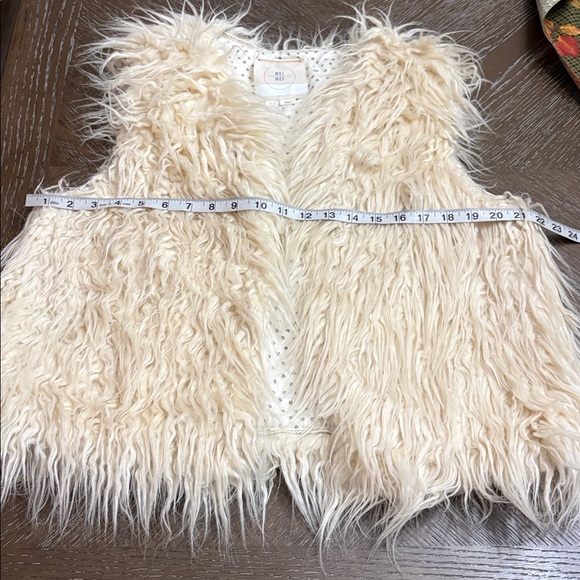 Anthropologie Hei Hei ivory faux fur plush fuzzy vest Size M - Picture 16 of 17